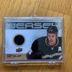 5 jersey cards. 1 of them signed!